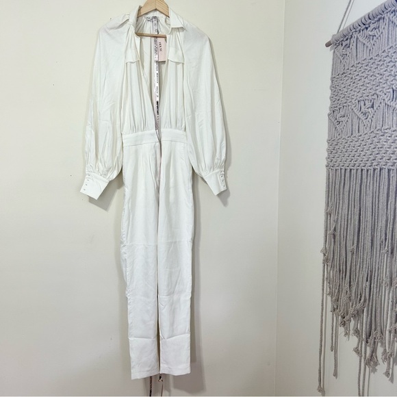House of CB Delilah Long Sleeve Plunge Jumpsuit in White sz XS - Picture 3 of 5